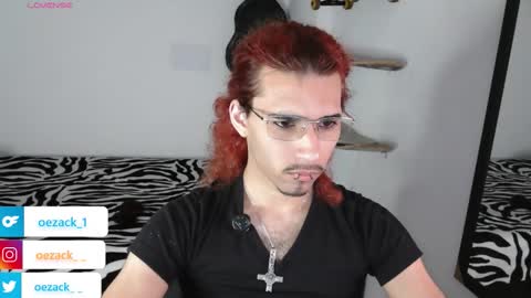 Snapshot of oezack__ chatting on 10/30/25, 07:54 Zack online show from 10/30/25, 07:54