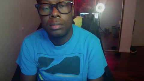 Snapshot of officialmoneyxxx chatting on 12/05/24, 03:59 Money online show from 12/05/24, 03:59