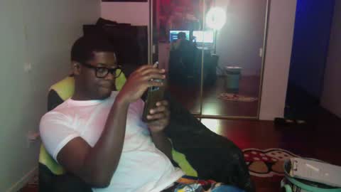 Snapshot of officialmoneyxxx chatting on 12/14/24, 12:44 Money online show from 12/14/24, 12:44