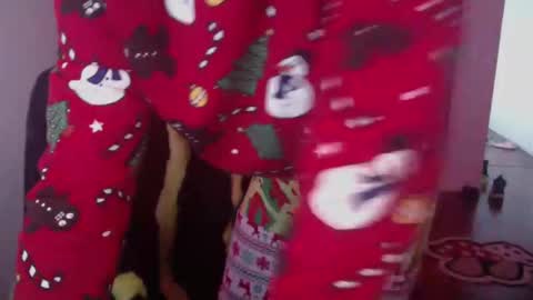 Snapshot of officialmoneyxxx chatting on 12/25/24, 05:26 Money online show from 12/25/24, 05:26