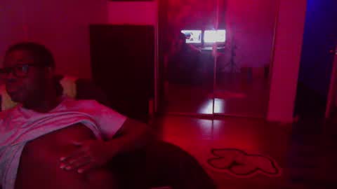 Snapshot of officialmoneyxxx chatting on 01/23/25, 07:00 Money online show from 01/23/25, 07:00