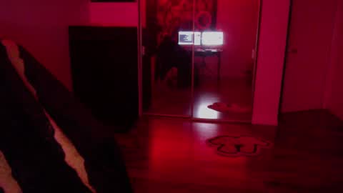 Snapshot of officialmoneyxxx chatting on 10/09/25, 11:30 Money online show from 10/09/25, 11:30