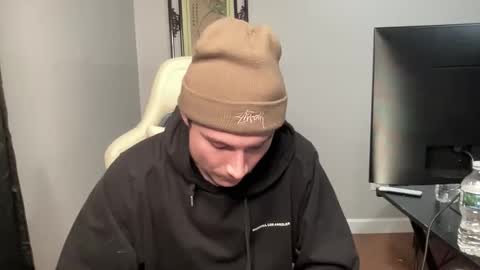 Snapshot of officialtommycash chatting on 12/02/25, 08:08 Tommy Cash online show from 12/02/25, 08:08