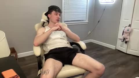 Snapshot of officialtommycash chatting on 04/15/26, 03:24 Tommy Cash online show from 04/15/26, 03:24