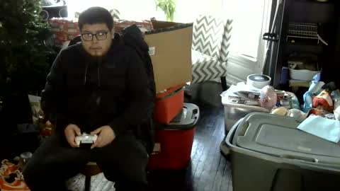 Snapshot of oflores77 chatting on 12/17/25, 02:45 oscar flores online show from 12/17/25, 02:45