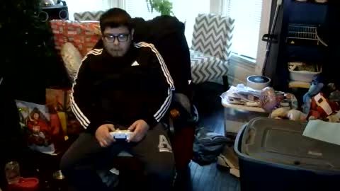 Snapshot of oflores77 chatting on 12/21/25, 01:51 oscar flores online show from 12/21/25, 01:51