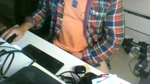 Snapshot of ofmtfs10 chatting on 12/23/25, 01:36 ofmtfs10 online show from 12/23/25, 01:36