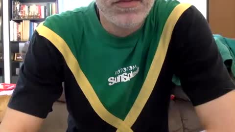 Snapshot of oggs48 chatting on 04/19/26, 01:32 oggs48 online show from 04/19/26, 01:32