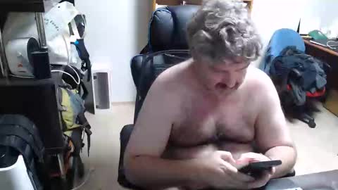 Woman message me men do not make demands and dont ask for pm only ladies. online show from 12/14/24, 06:20