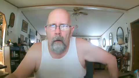 Maximus No Mo online show from 12/20/25, 05:53