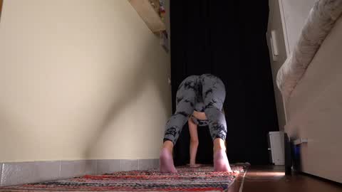 Lola online show from 12/06/24, 05:55