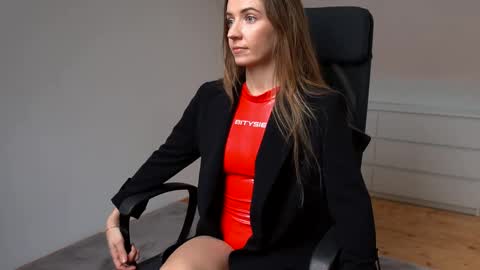 Lola online show from 02/05/26, 02:43