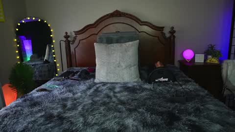 Gray online show from 01/17/25, 01:46