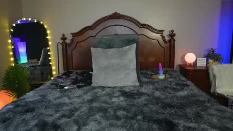 Gray online show from 02/11/25, 01:30