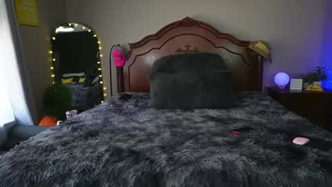 Gray online show from 04/28/26, 04:45