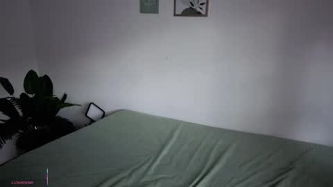 ohanna_ online show from 05/20/26, 10:38