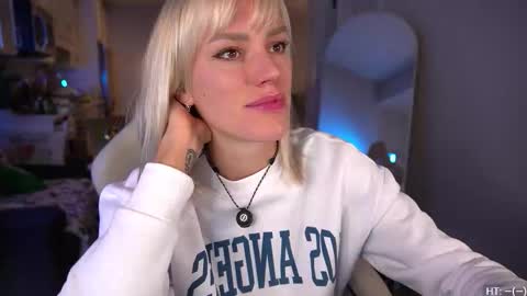 Kelly online show from 11/04/25, 11:26