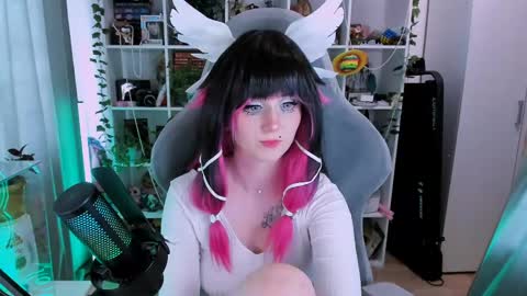 Snapshot of ohclementinee chatting on 04/23/26, 09:08 Clementine Clem online show from 04/23/26, 09:08