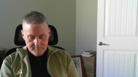 Snapshot of ohfukitsbob chatting on 04/20/26, 06:31 ohfukitsbob online show from 04/20/26, 06:31