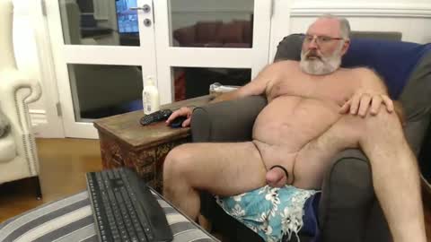 Snapshot of ohjonny55 chatting on 12/08/24, 10:08 Ohjonny online show from 12/08/24, 10:08