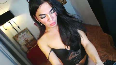 IM CHIE  DONT FORGET TO FOLLOW ME  MAKE ME SMILE HERE  THUMB UP FOR 25TOK  online show from 12/16/24, 06:27