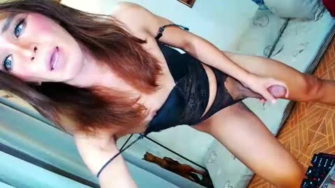 Snapshot of ohlalasamanthaxxx143 chatting on 05/08/26, 06:35 IM CHIE DONT FORGET TO FOLLOW ME MAKE ME SMILE HERE THUMB UP FOR 25TOK online show from 05/08/26, 06:35
