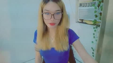 ohmyalessandraxcx online show from 09/23/25, 11:24