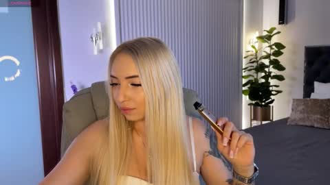 Emma online show from 09/26/25, 01:53