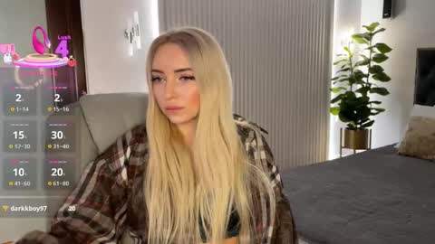 Snapshot of ohmyemma chatting on 11/27/25, 01:29 Emma online show from 11/27/25, 01:29