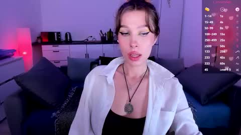 Light  online show from 10/09/25, 09:46