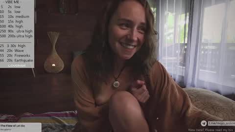 Snapshot of ohmymojo chatting on 04/11/26, 03:22 Mo online show from 04/11/26, 03:22