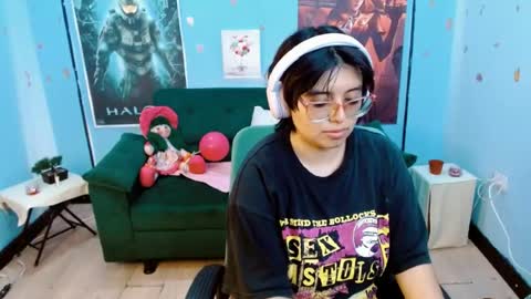 Snapshot of ohmysqueak chatting on 05/08/26, 03:39 ohmysqueak online show from 05/08/26, 03:39