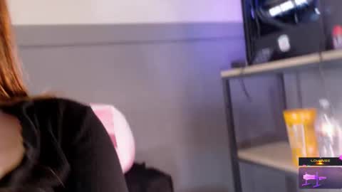 Snapshot of ohmysweetkitty chatting on 02/12/25, 03:51 Lyz online show from 02/12/25, 03:51