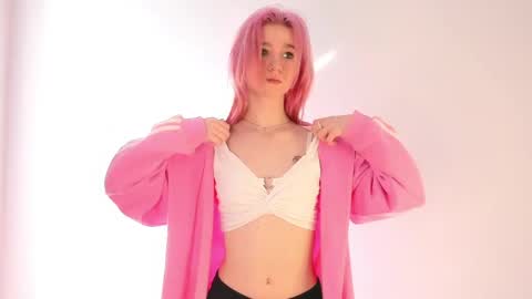 Snapshot of ohpeliadark chatting on 04/10/26, 12:43 Emi and Ohpi online show from 04/10/26, 12:43