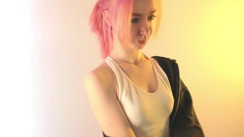 Snapshot of ohpeliadark chatting on 04/25/26, 12:30 Emi and Ohpi online show from 04/25/26, 12:30