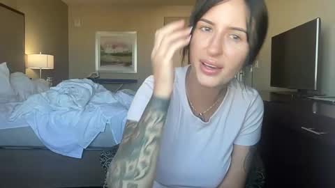 Snapshot of ohrileyxo chatting on 10/07/25, 02:25 riley online show from 10/07/25, 02:25