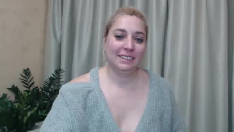 Snapshot of ohsweetiren chatting on 12/06/24, 10:38 Iren online show from 12/06/24, 10:38