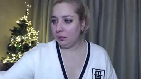 Snapshot of ohsweetiren chatting on 12/29/24, 07:06 Iren online show from 12/29/24, 07:06