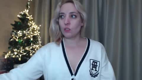 Snapshot of ohsweetiren chatting on 12/31/24, 04:04 Iren online show from 12/31/24, 04:04