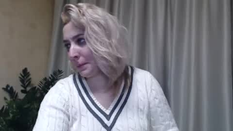 Snapshot of ohsweetiren chatting on 02/14/25, 10:17 Iren online show from 02/14/25, 10:17