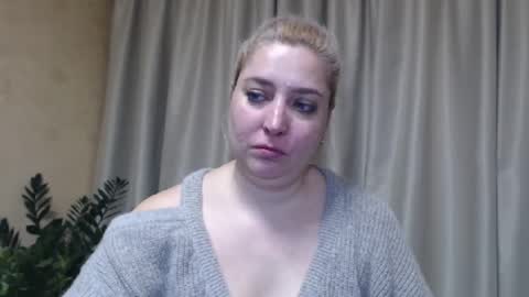 Snapshot of ohsweetiren chatting on 02/15/25, 07:16 Iren online show from 02/15/25, 07:16