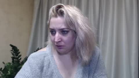 Snapshot of ohsweetiren chatting on 02/20/25, 09:55 Iren online show from 02/20/25, 09:55