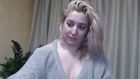 Snapshot of ohsweetiren chatting on 02/25/25, 09:42 Iren online show from 02/25/25, 09:42