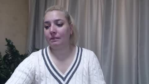 Snapshot of ohsweetiren chatting on 10/26/25, 06:52 Iren online show from 10/26/25, 06:52