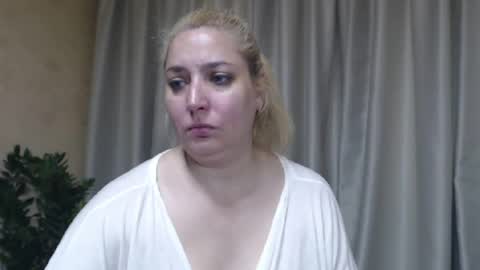 Snapshot of ohsweetiren chatting on 06/12/26, 07:51 Iren online show from 06/12/26, 07:51