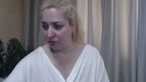 Snapshot of ohsweetiren chatting on 06/19/26, 05:12 Iren online show from 06/19/26, 05:12