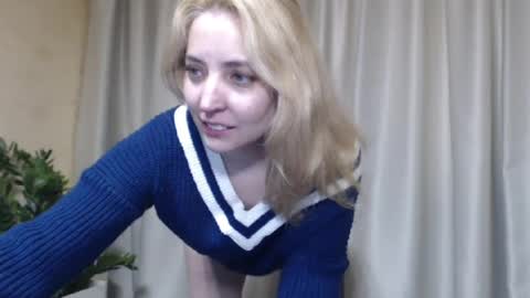 Snapshot of ohsweetmari chatting on 04/21/26, 10:54 Mari online show from 04/21/26, 10:54