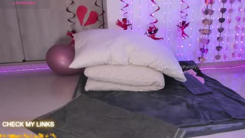 Snapshot of ohyesly_ chatting on 02/18/25, 07:52 ohyesly_ online show from 02/18/25, 07:52