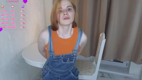 Snapshot of ohyumiyes chatting on 12/24/24, 06:17 Yumi online show from 12/24/24, 06:17