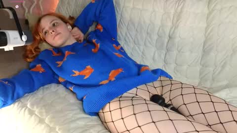 Snapshot of ohyumiyes chatting on 10/21/25, 09:04 Yumi online show from 10/21/25, 09:04